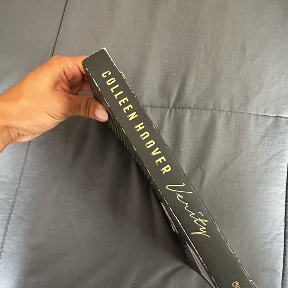 verity by colleen hoover - Picture 2 of 3